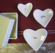 SET OF 3 LITTLE CERAMIC HEART DISHES - I LOVE YOU